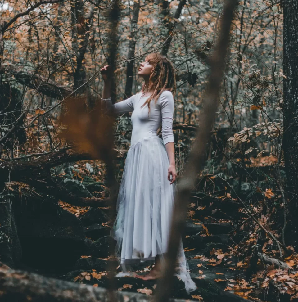 girl_white4-e1532060713724 girl_white4-e1532060713724