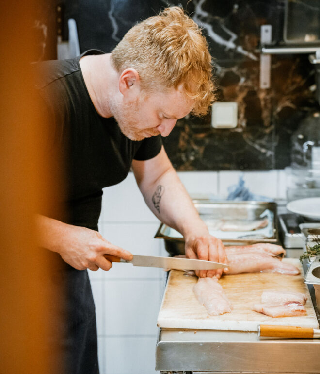 restaurant de cherbourg dans le cotentin le chef brice moncuit cuisine du poisson. j'ai fait un portrait de lui